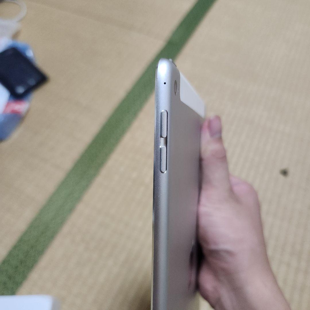 Apple iPad 第7世代32GBバッテリー容量96% SIMフリー