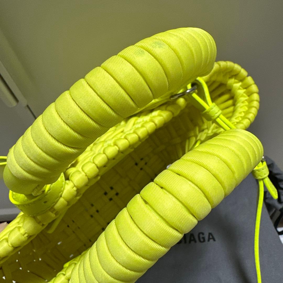 バレンシアガ　ビストロ　イエロー