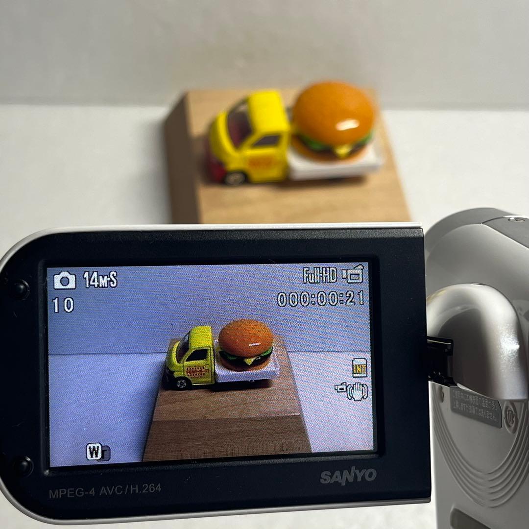 ☆極美品☆SANYOデジタルムービーカメラXacti DMX-CG100ホワイト