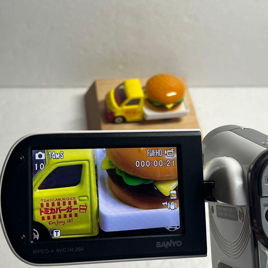 ☆極美品☆SANYOデジタルムービーカメラXacti DMX-CG100ホワイト