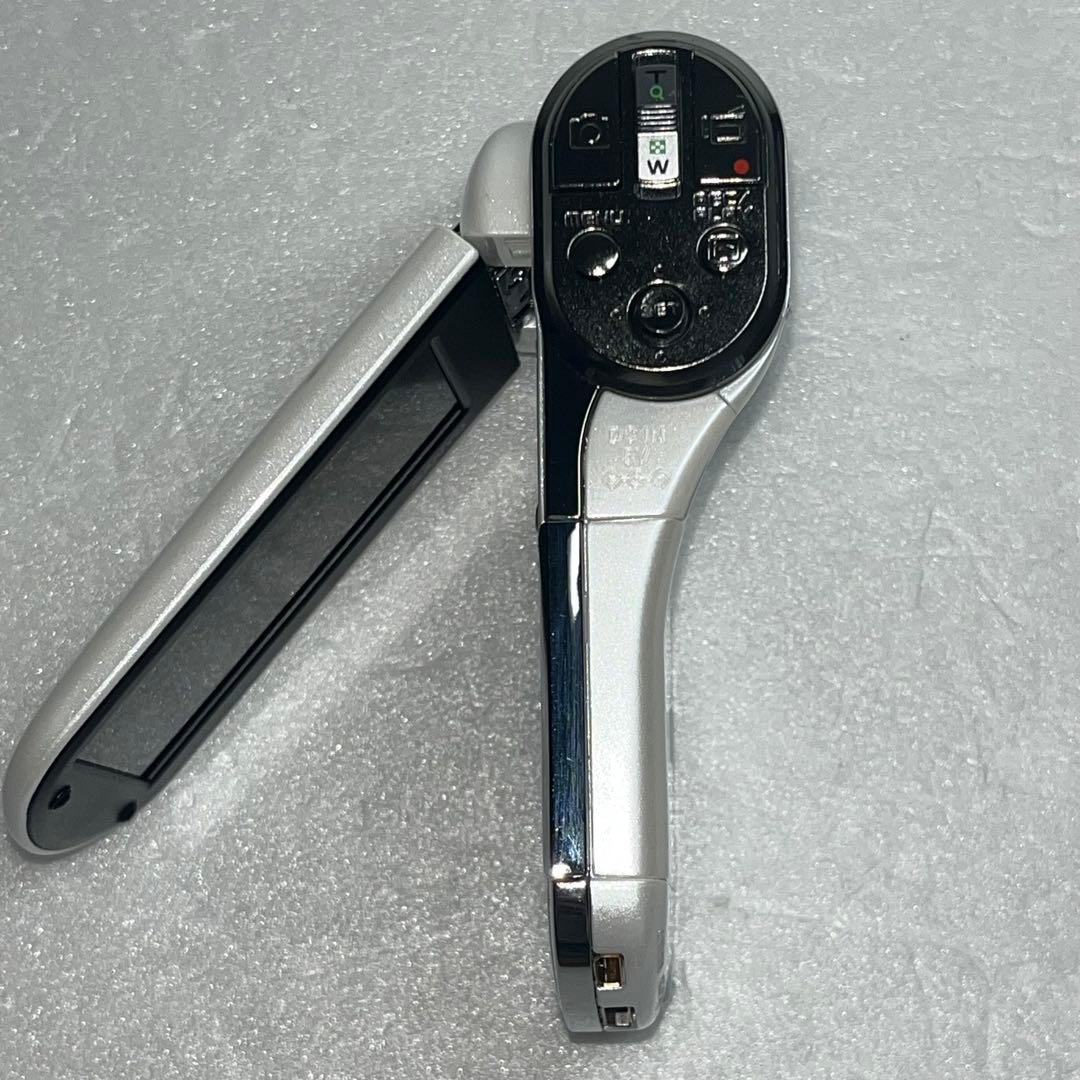 ☆極美品☆SANYOデジタルムービーカメラXacti DMX-CG100ホワイト