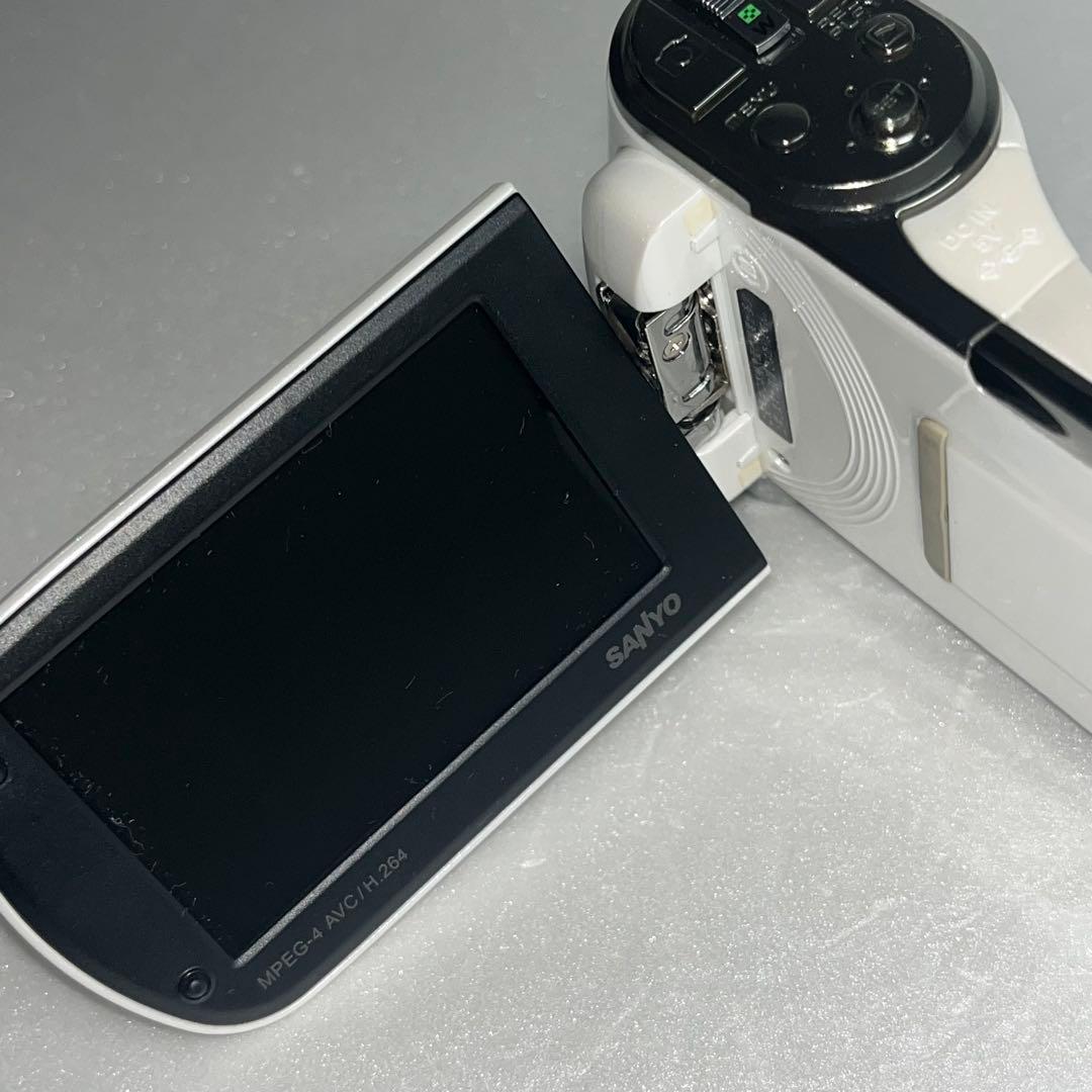 ☆極美品☆SANYOデジタルムービーカメラXacti DMX-CG100ホワイト