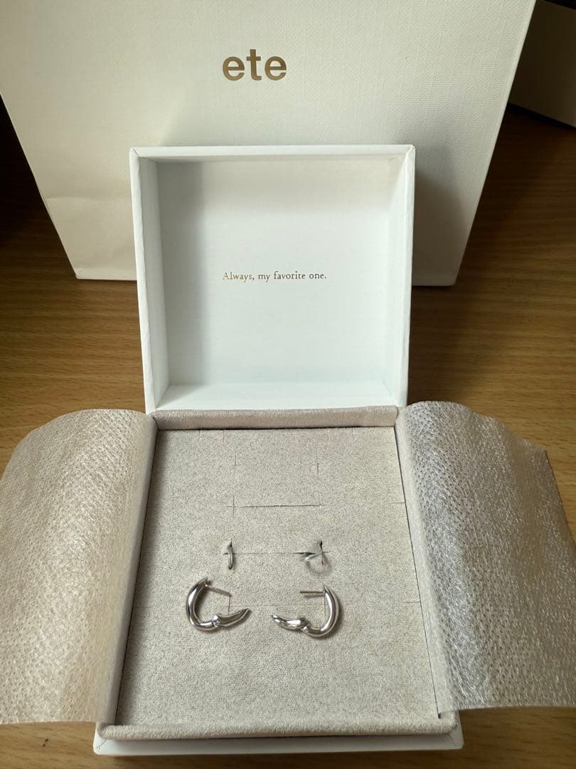 ete シルバーチャンキーハグピアス