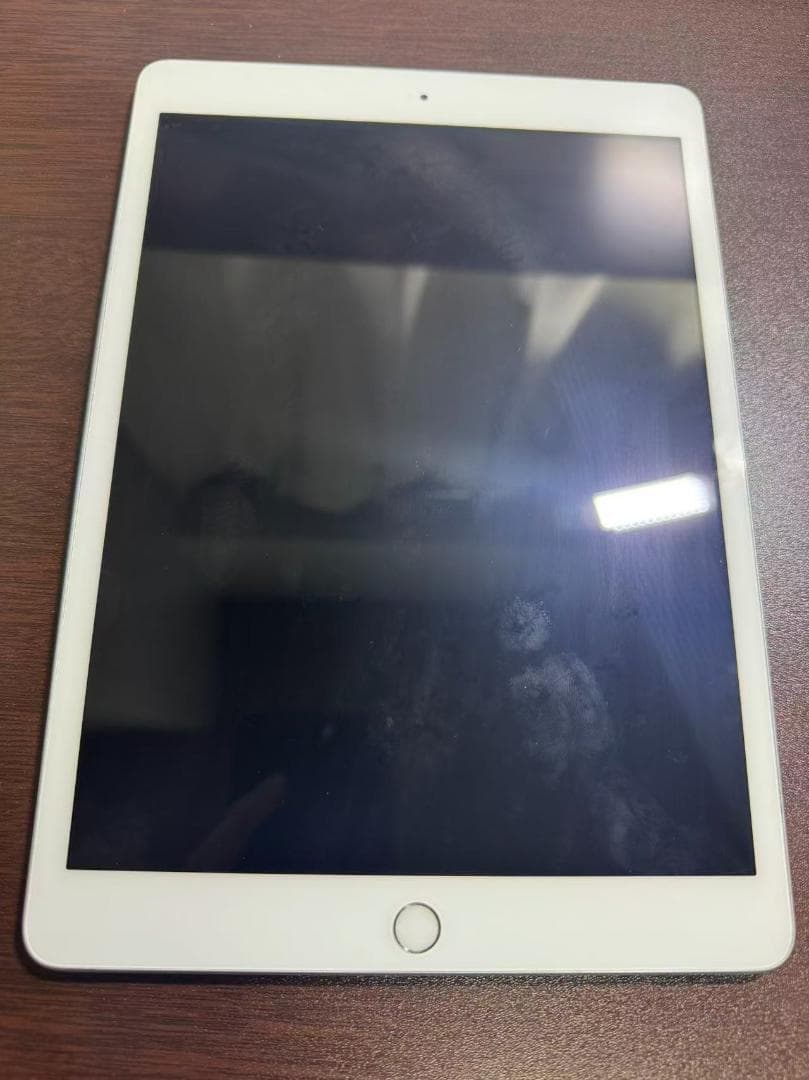 iPad　8世代　128GB　Wi-Fi + Cellular