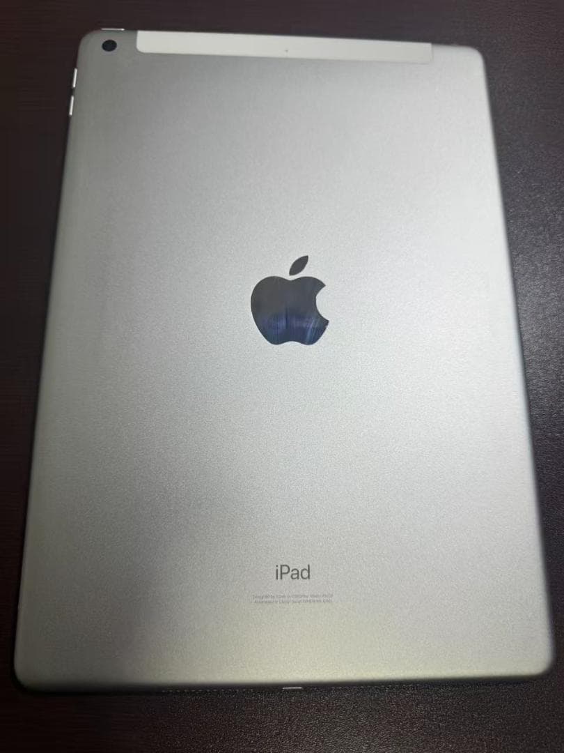 iPad　8世代　128GB　Wi-Fi + Cellular