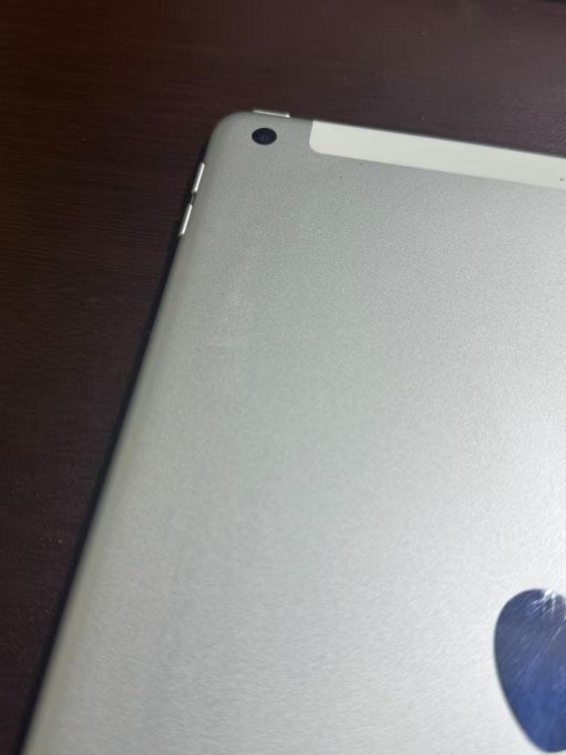 iPad　8世代　128GB　Wi-Fi + Cellular