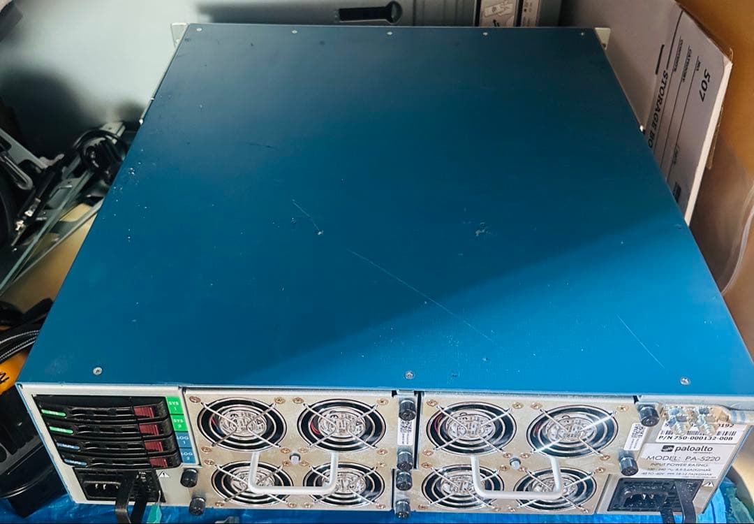 Palo Alto PA-5220 ネットワークセキュリティ