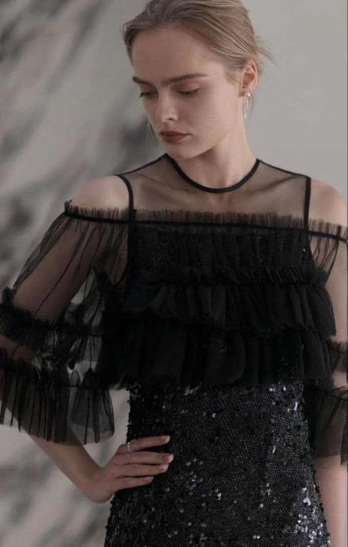 LEJA チュールフリルオフショルダースパンコール