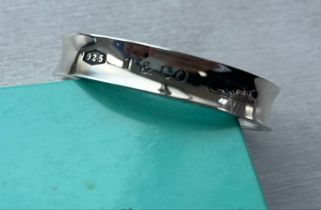 Tiffany ティファニー　ナローバングル