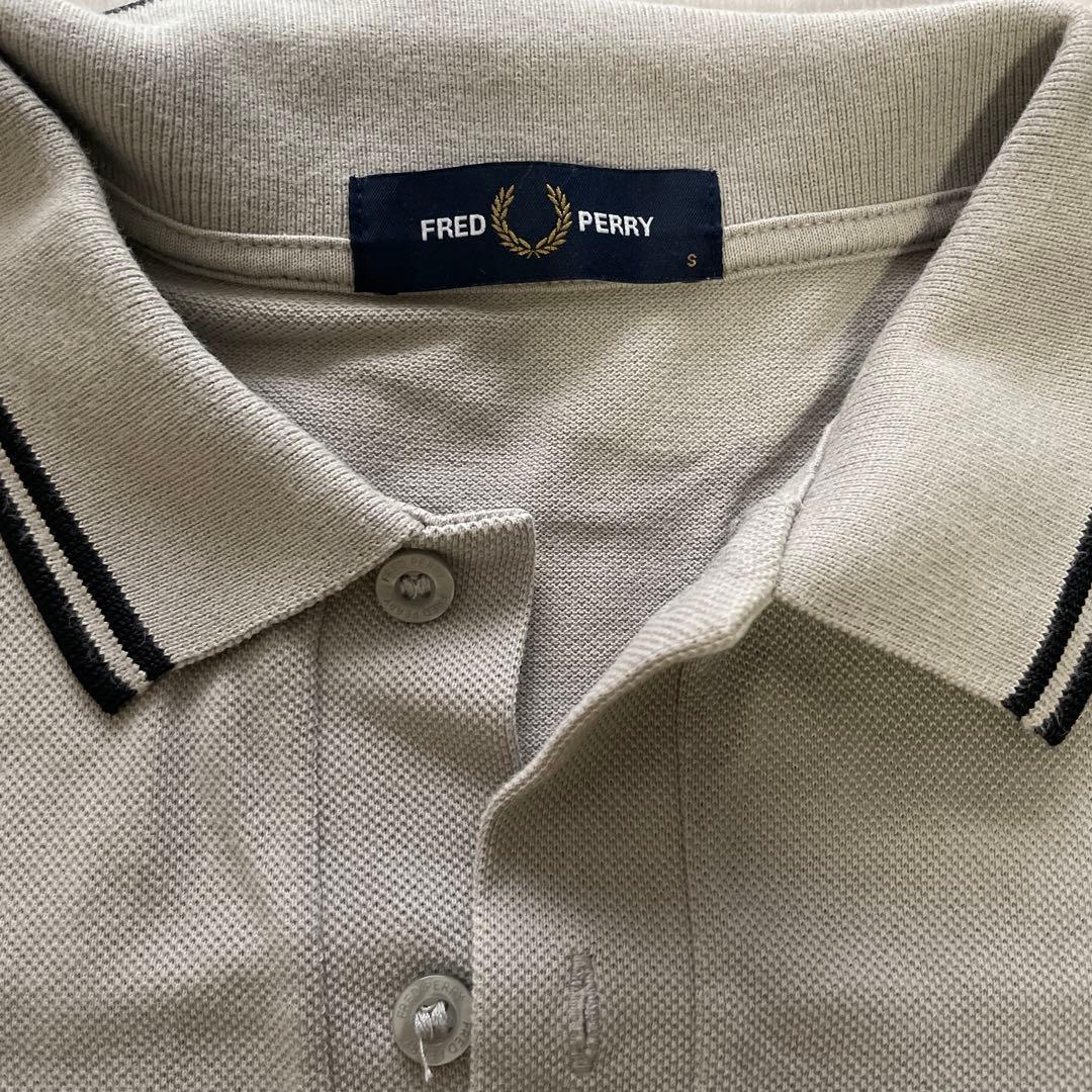 FRED PERRY ポロシャツ　グレー
