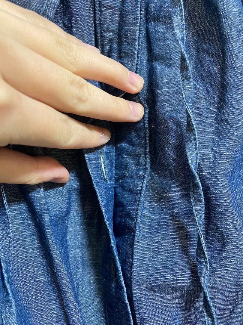 ダークブルー フリル付き長袖シャツ