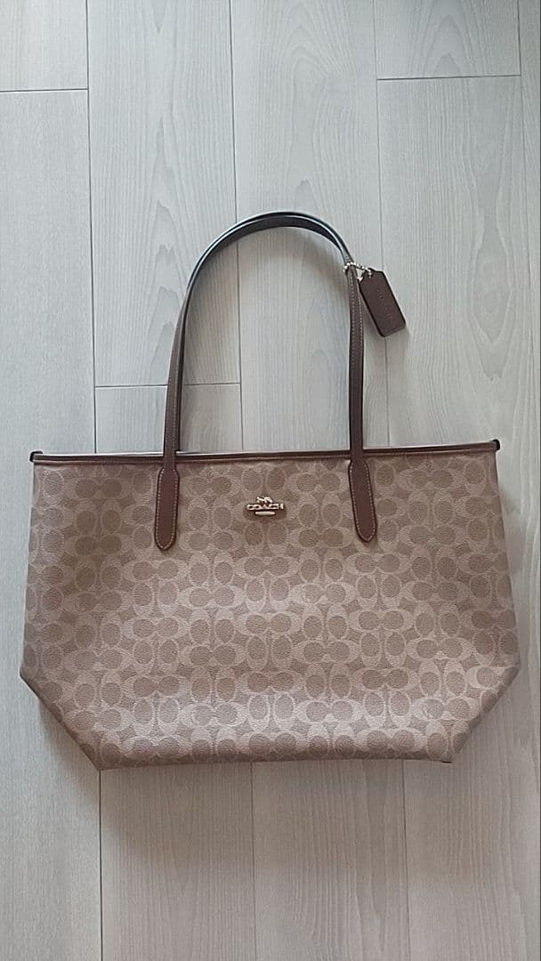 コーチ トートバッグ ベージュ