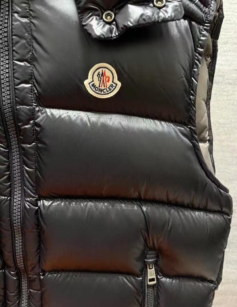 MONCLER ブラック ダウンベスト~~~
