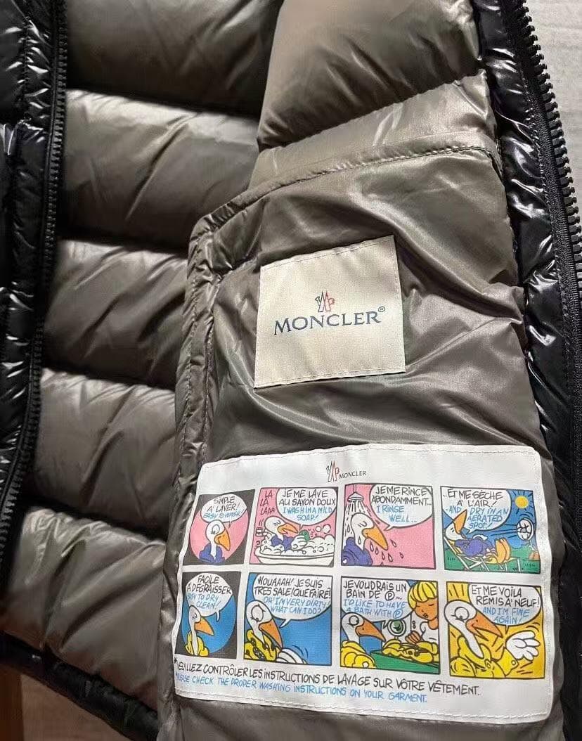MONCLER ブラック ダウンベスト~~~