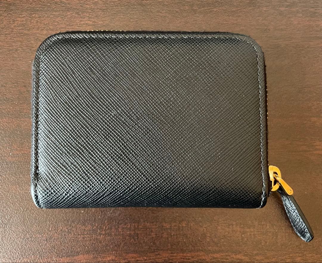 PRADA プラダ ケース サフィアーノ ブラック 1MM268