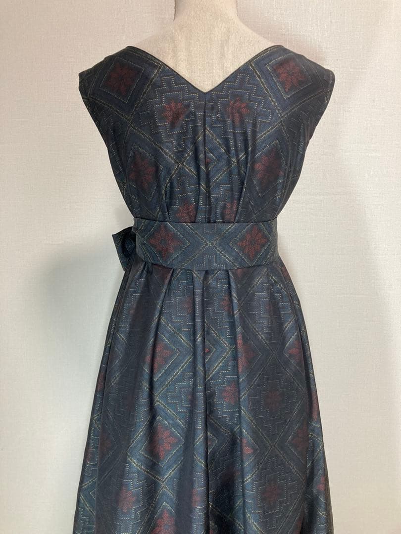 着物リメイク大島紬　裾切り替え深Vネックロングフレアワンピース着丈128㎝