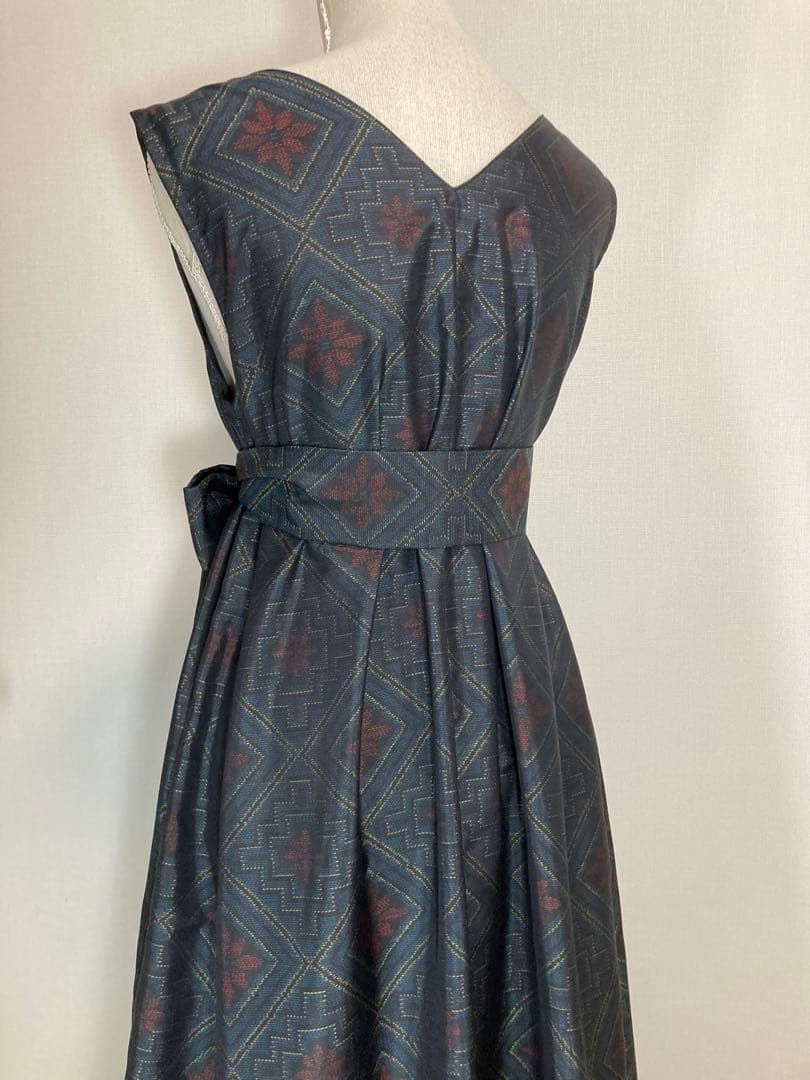 着物リメイク大島紬　裾切り替え深Vネックロングフレアワンピース着丈128㎝