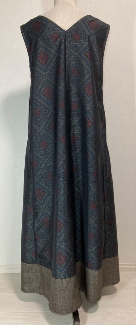 着物リメイク大島紬　裾切り替え深Vネックロングフレアワンピース着丈128㎝