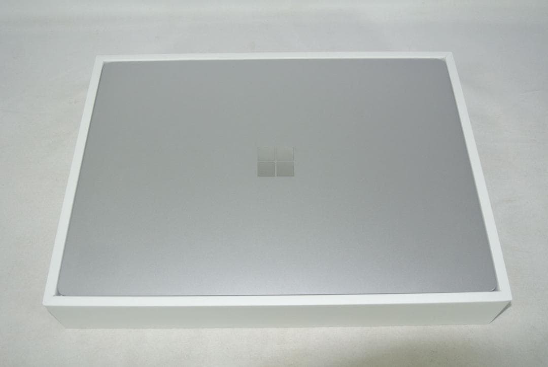 Microsoft Surface Laptop 5 R2I-00020展示美品