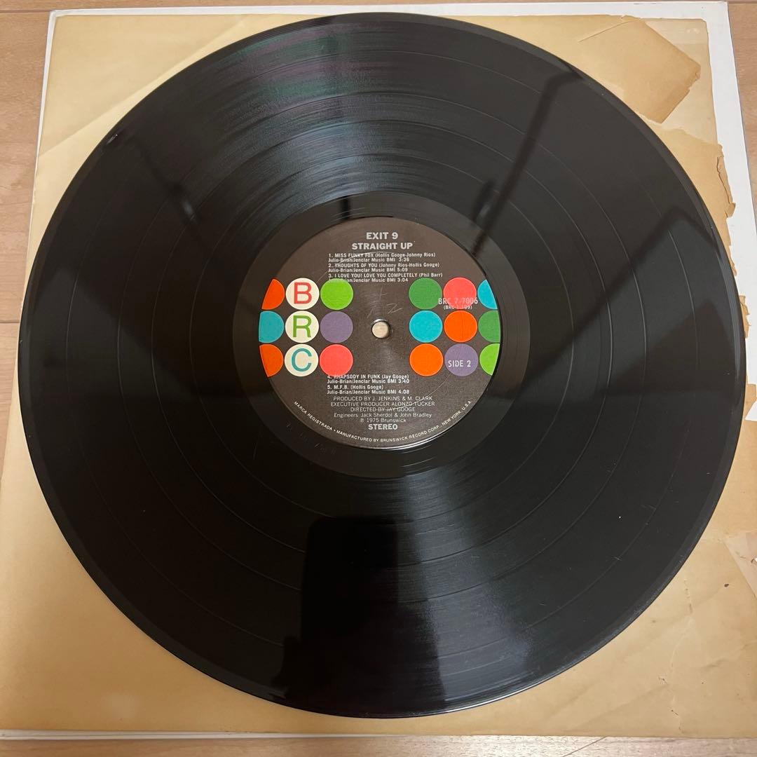 EXIT 9 STRAIGHT UP レコード