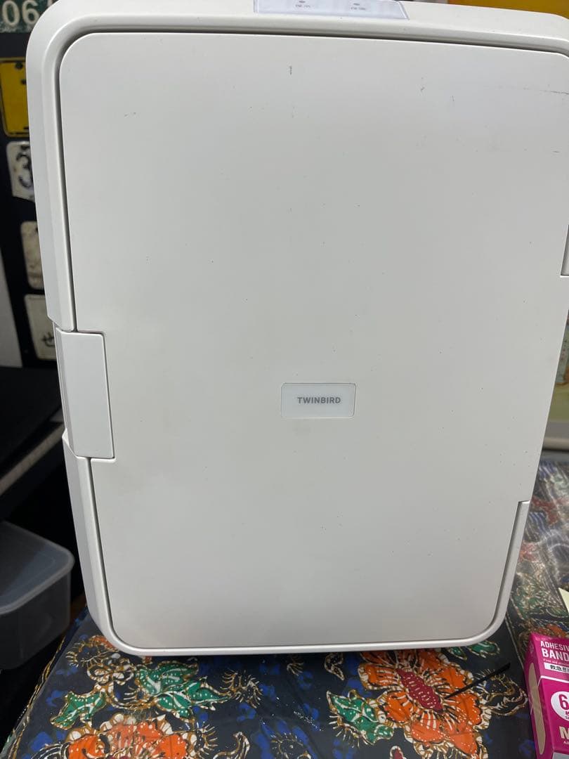 ツインバード ポータブル　保冷保温庫 20L HR-EB08