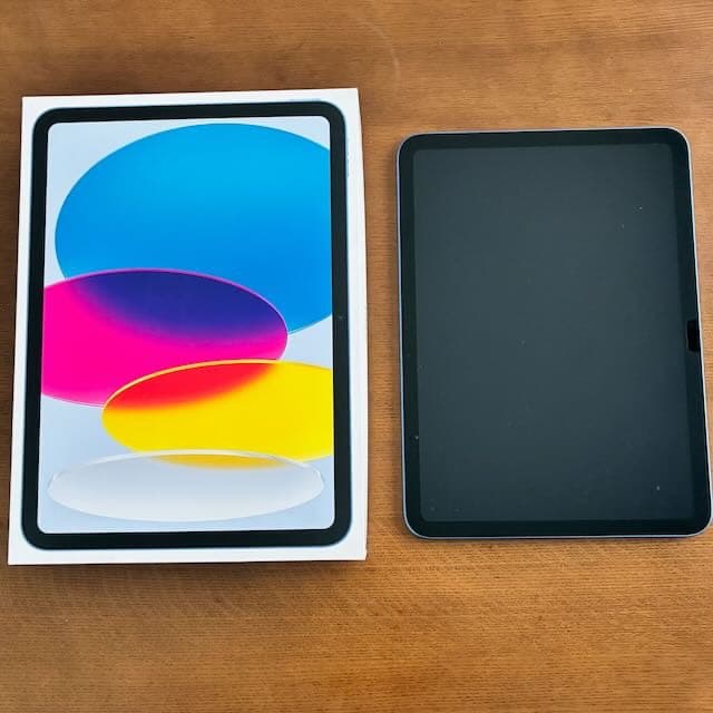 美品　iPad (10世代）Wi-Fi 64GB ブルー フル充電100%