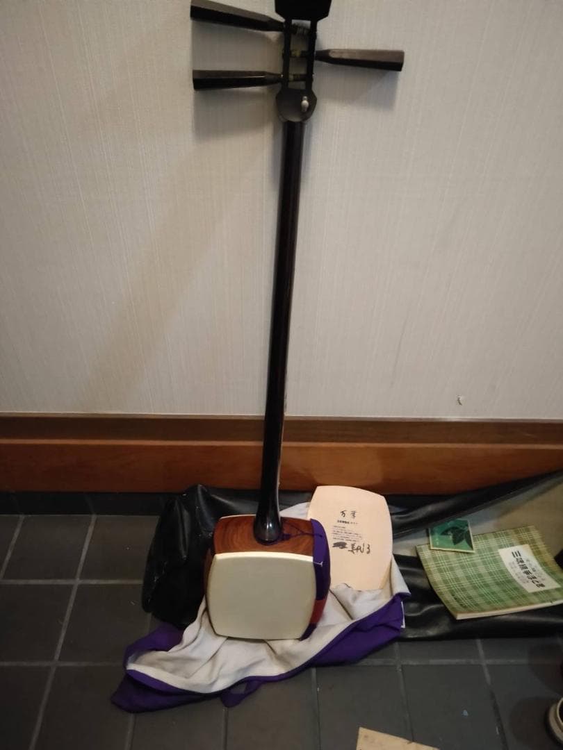 と*パ様 三味線本体 木製 紫色カバー付き