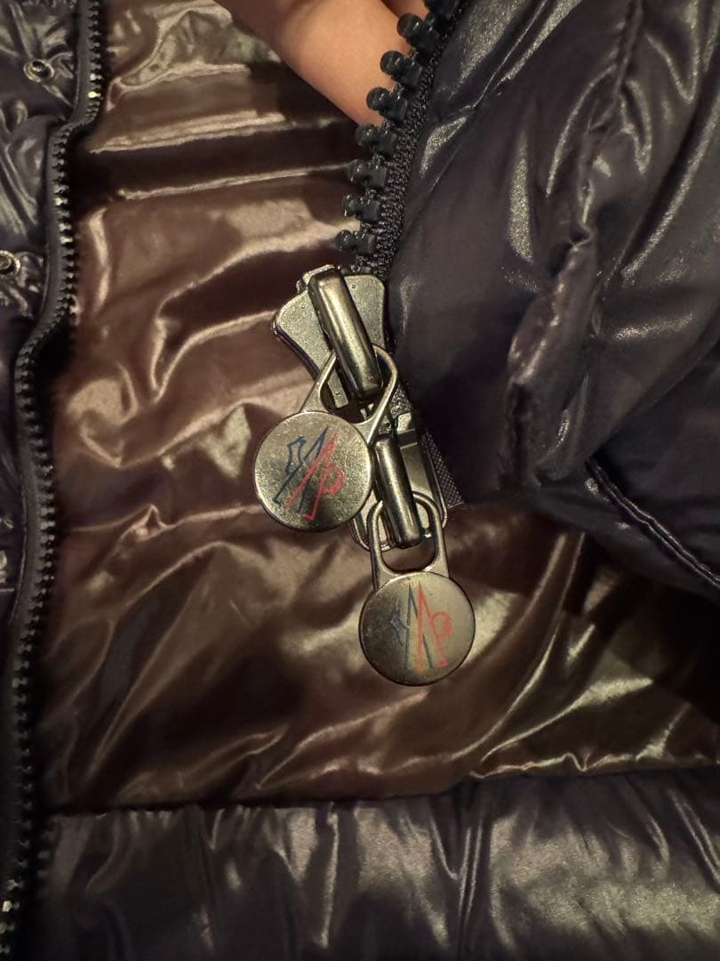 Moncler ネイビー ダウンベスト