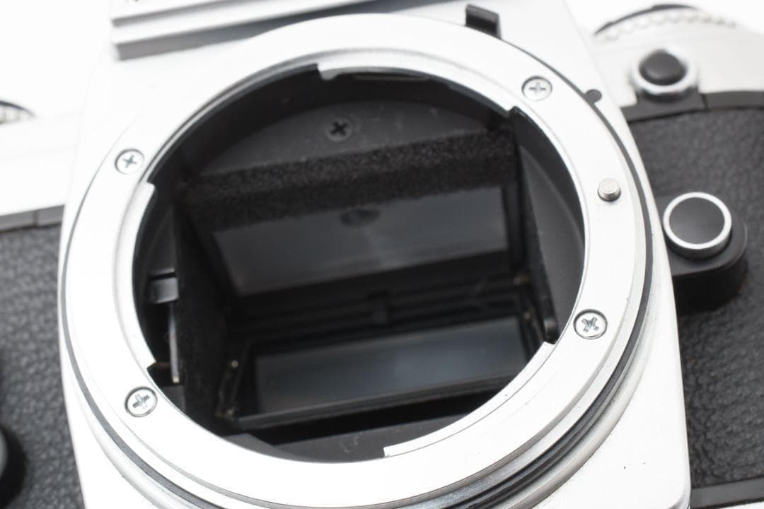 美品 NIKON FG シルバー　フィルムカメラ　モルト新品交換済 B822