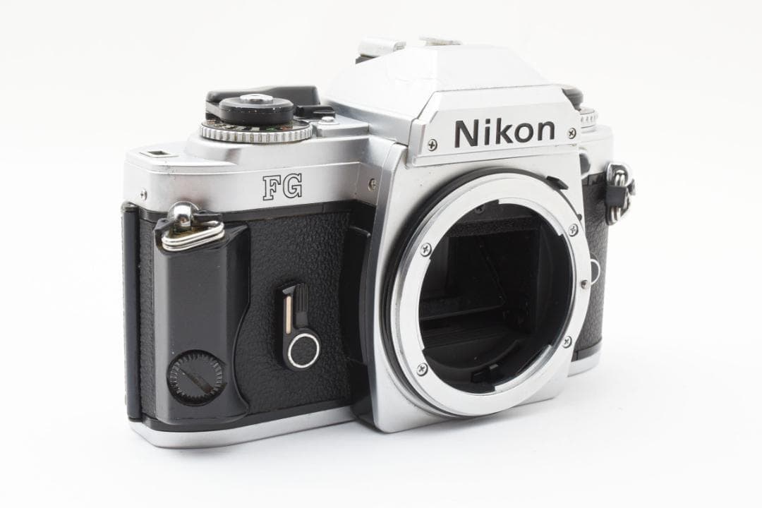 美品 NIKON FG シルバー　フィルムカメラ　モルト新品交換済 B822