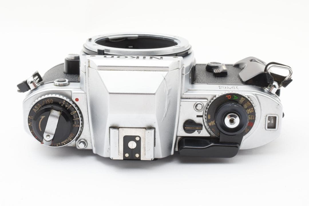 美品 NIKON FG シルバー　フィルムカメラ　モルト新品交換済 B822