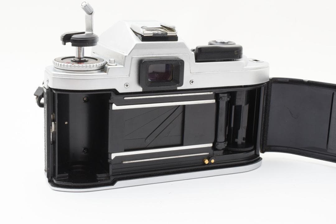 美品 NIKON FG シルバー　フィルムカメラ　モルト新品交換済 B822