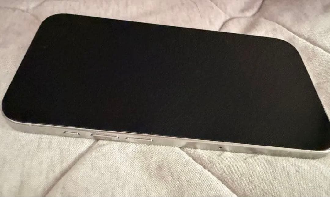 iPhone15Pro 1TB ホワイト◎美品◎zzzでお願いします