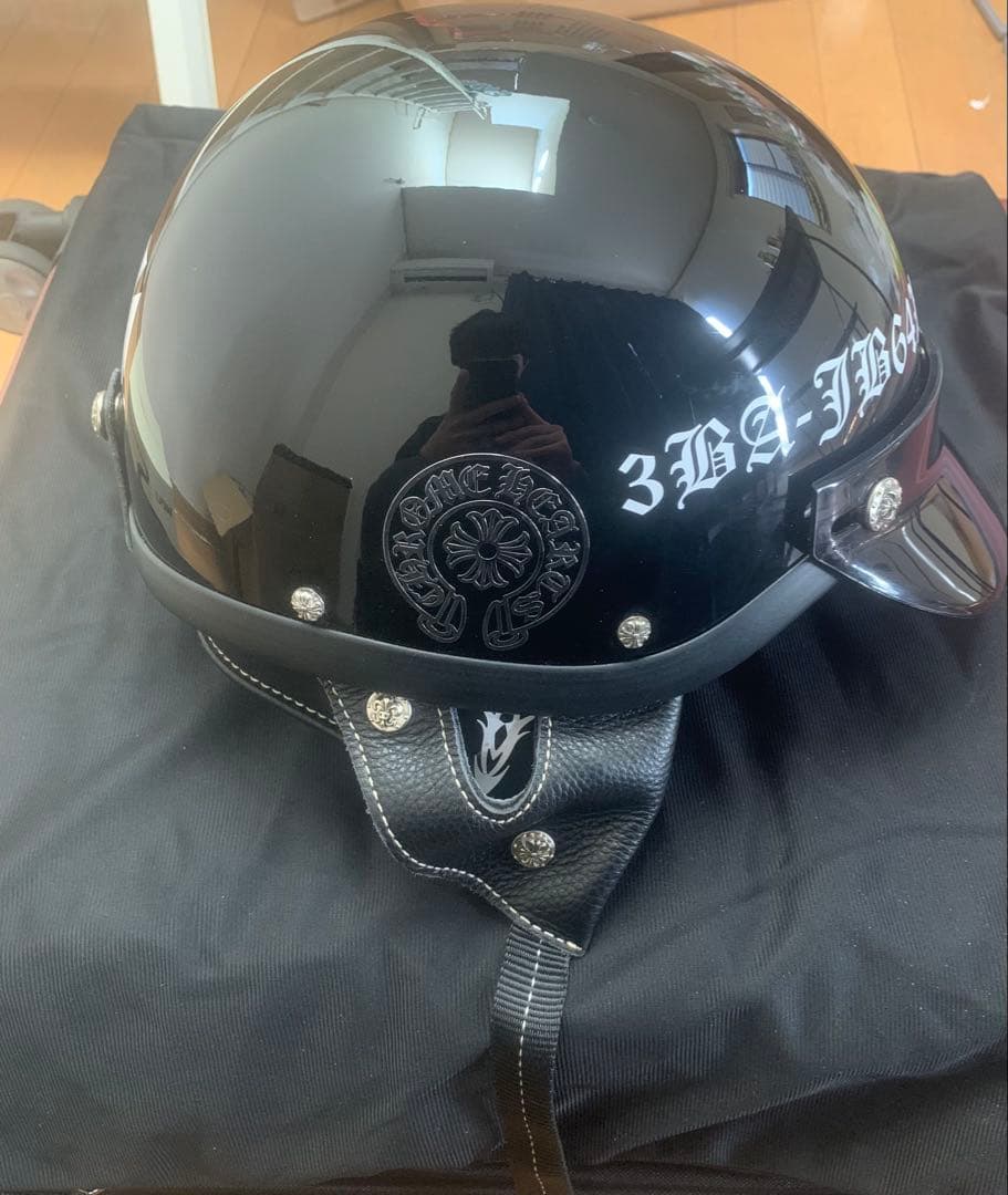 ショーティー4 ブラックヘルメット シールド付き