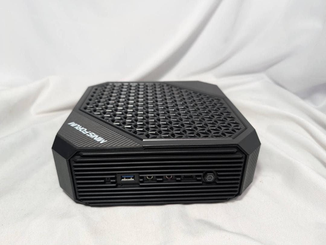 ミニPC MINISFORUM HX77G Ryzen7 7735H RX6600M