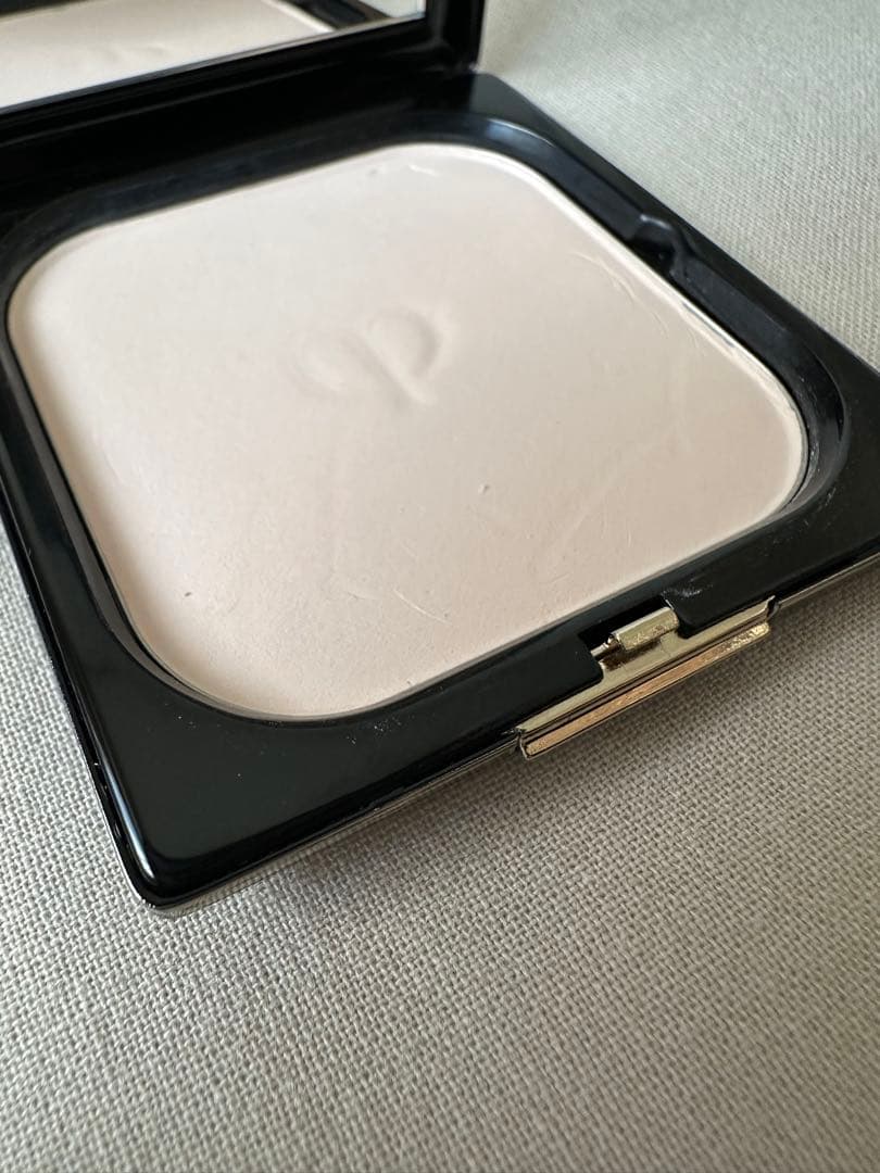 お茶様クレ・ド・ポー ボーテプードルコンパクトエサンシエルn（エレガントスリム）