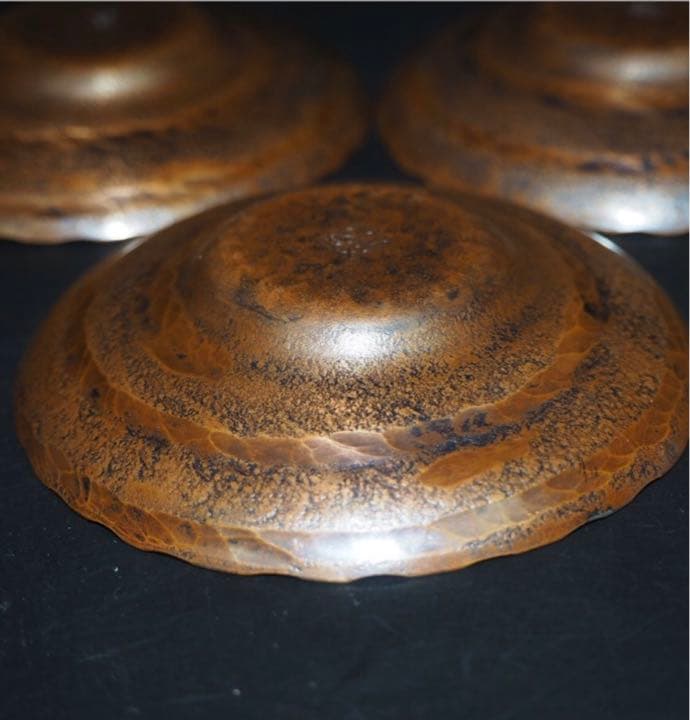 送料無料　秀逸作　『水の音』手打ち銅製茶托５客　作家物　共箱　径8.4ｃｍ