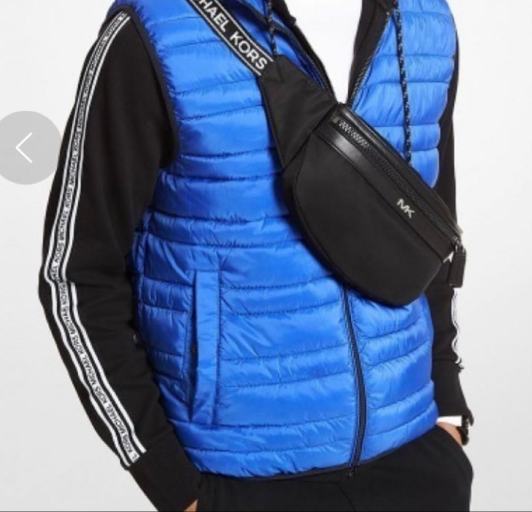 未使用品　マイケルコース　MICHAEL KORS ボディバッグ　ブラック