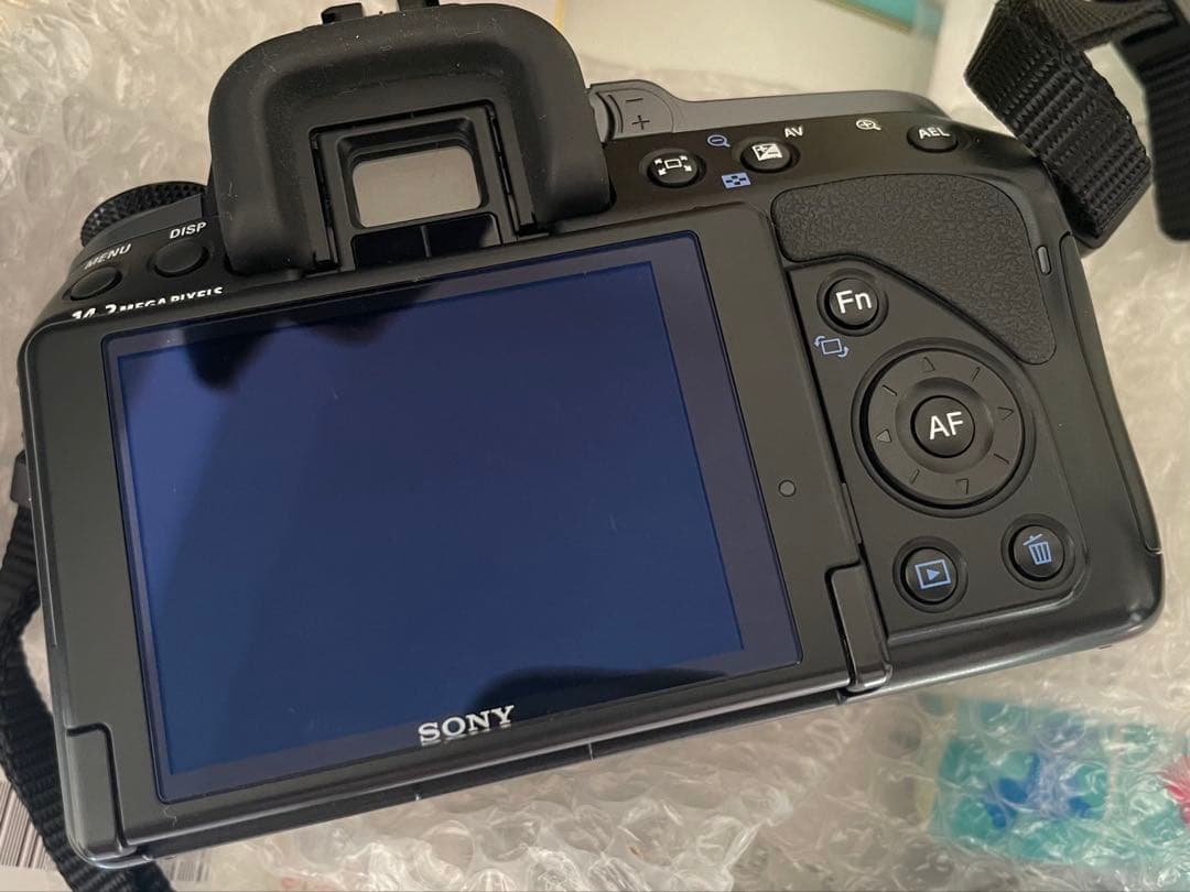 SONY α550 デジタル一眼レフカメラセット（SDカード付き）