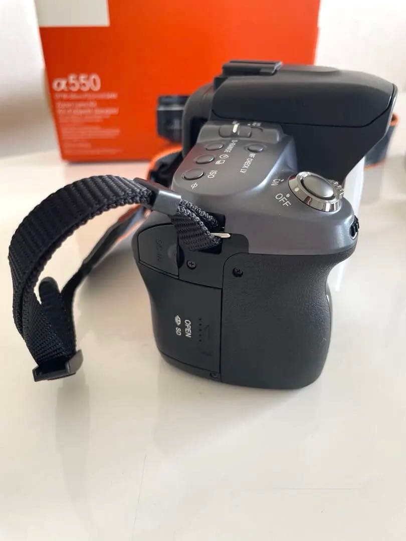 SONY α550 デジタル一眼レフカメラセット（SDカード付き）
