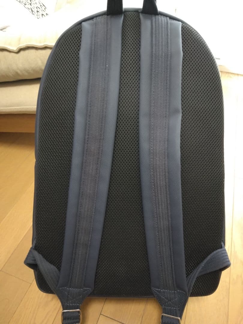 美品 LACOSTE リュック A4 PC ビジネス 通勤 通学 ラコステ