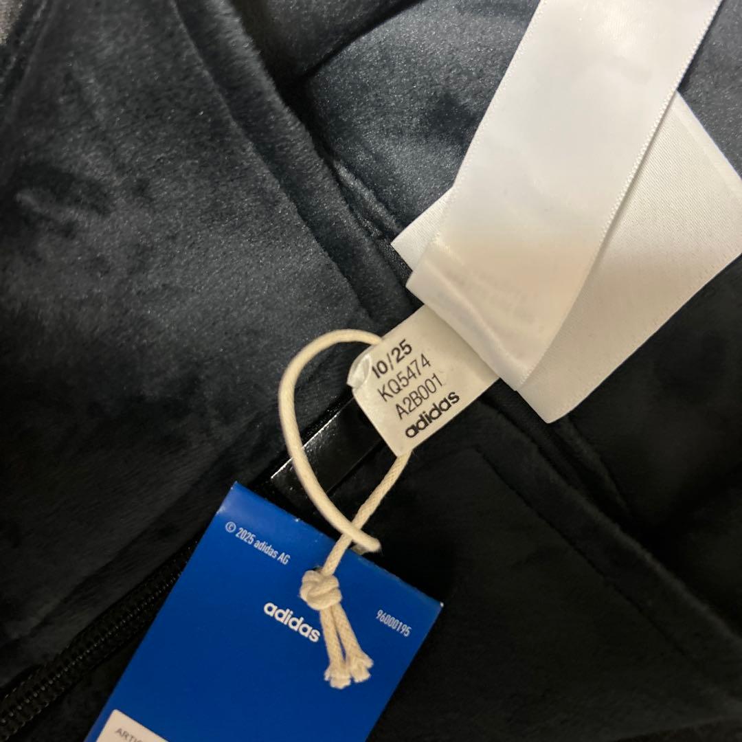 adidas ブラック ベロア　トラックジャケット Mサイズ ID053