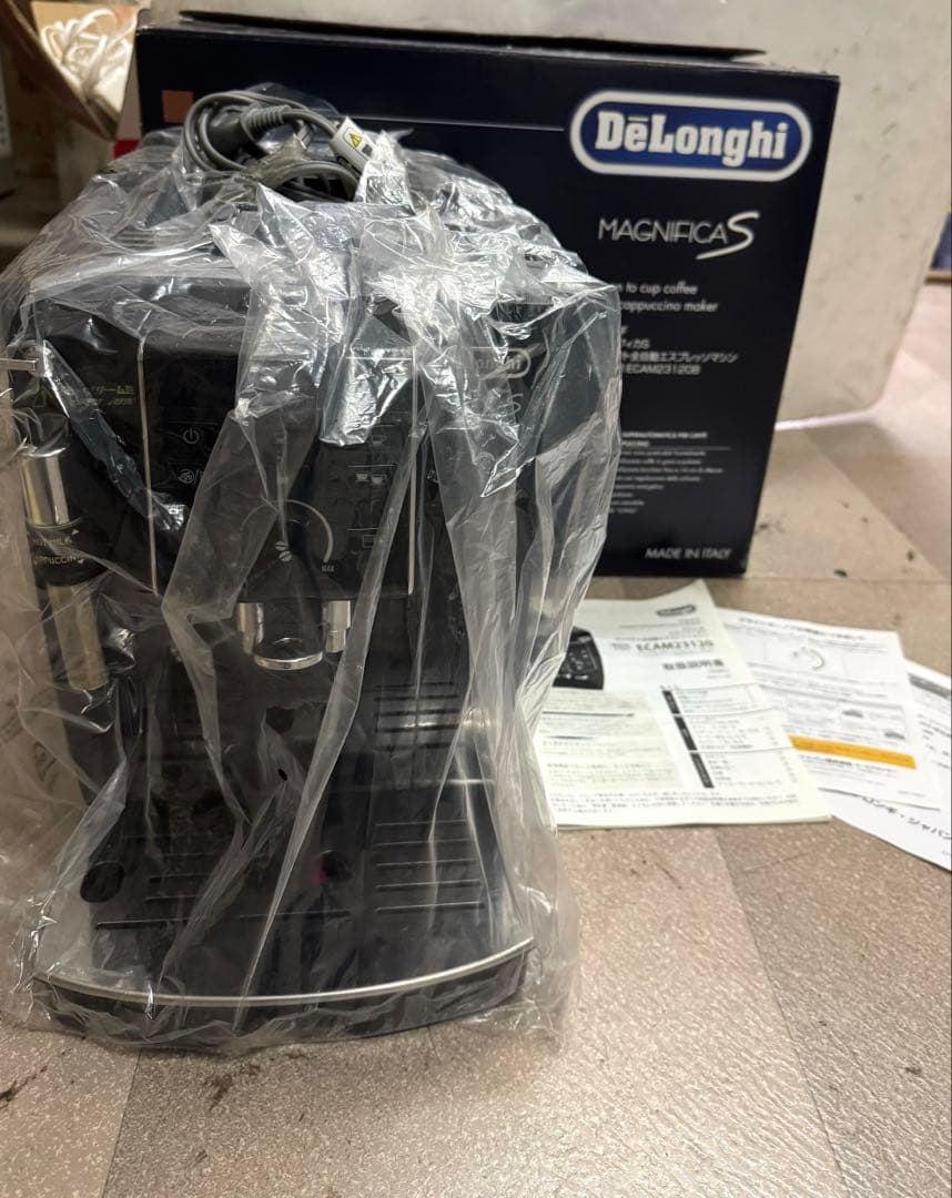 デロンギ全自動エスプレッソマシン ECAM23120B 最終値下げ！早い物勝ち！