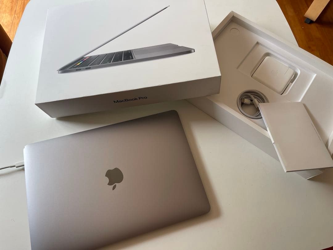 Apple MacBook Pro 13インチ (2020) 本体 ssd1T