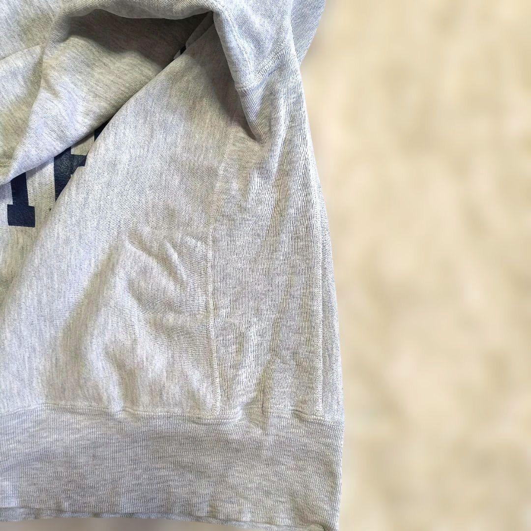 チャンピオン　リバースウィーブ　刺繍タグ