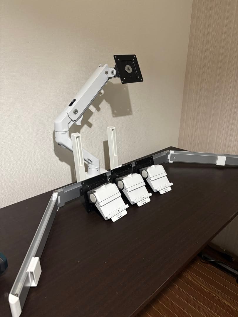 HXトリプルモニターボウキット ホワイト ディスクモニターアーム