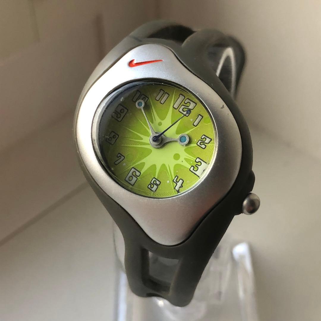 NIKE TRIAX SMOOTH 00s レトロ　腕時計　y2k アナログ