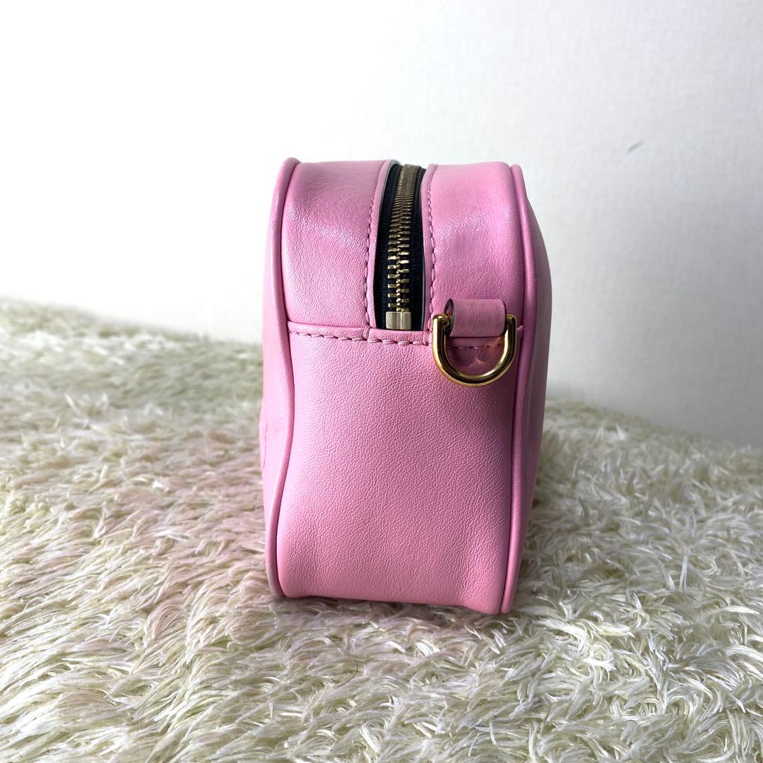 美品✨マークジェイコブス カメラバッグ ショルダー レザー エンボス 希少カラー