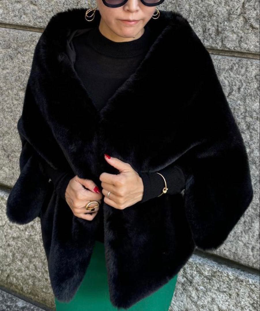 未使用 タグ付き JENNE ジェンヌ リッチボリュームファーケープ ブラック