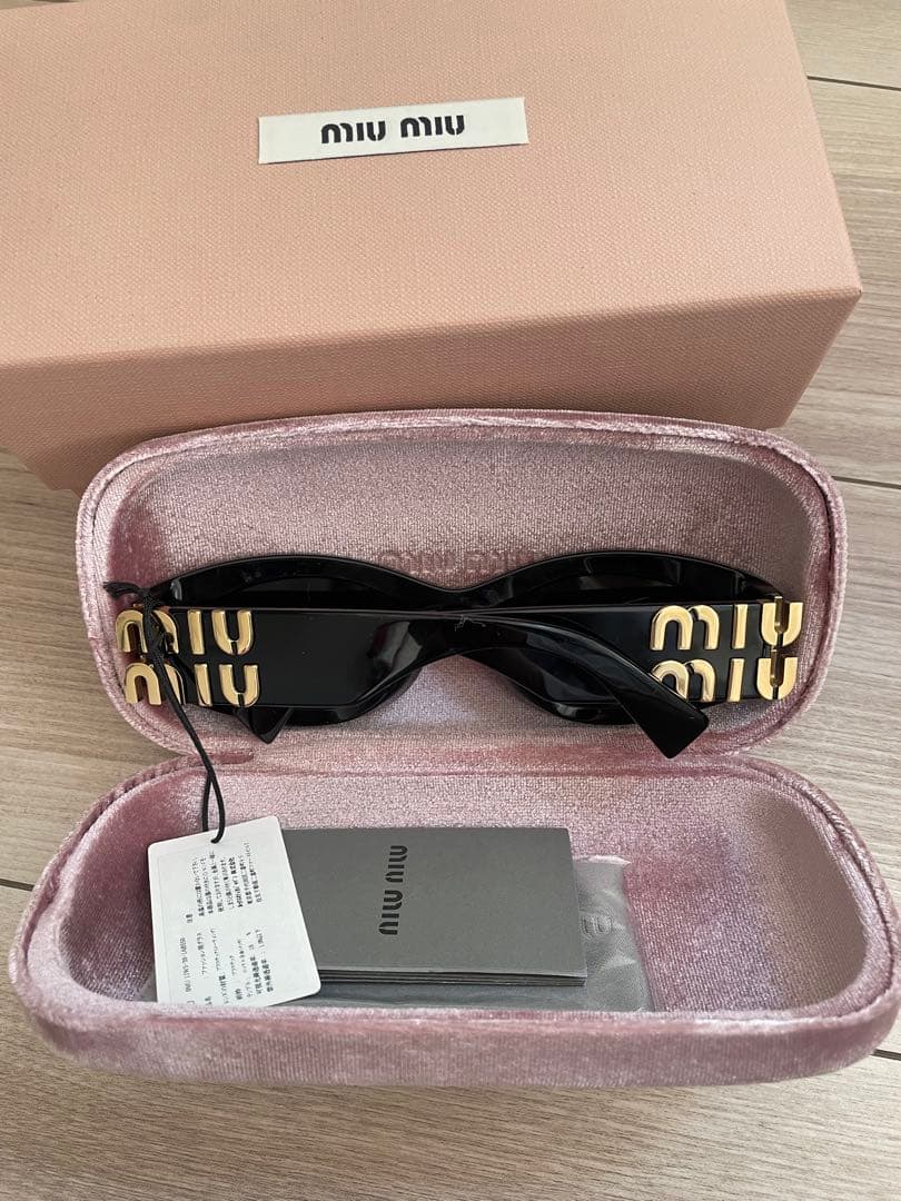 【新品同様】MIU MIU ミュウミュウ サングラス